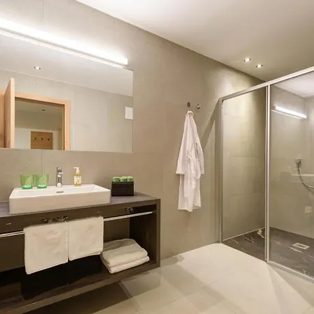 Haus St Anton - Incl Gratis Premium Sommerkarte Sankt Anton am Arlberg Exterior photo