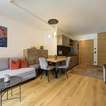 Haus St Anton - Incl Gratis Premium Sommerkarte Sankt Anton am Arlberg Exterior photo