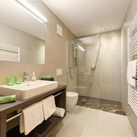 Haus St Anton - Incl Gratis Premium Sommerkarte Sankt Anton am Arlberg Exterior photo