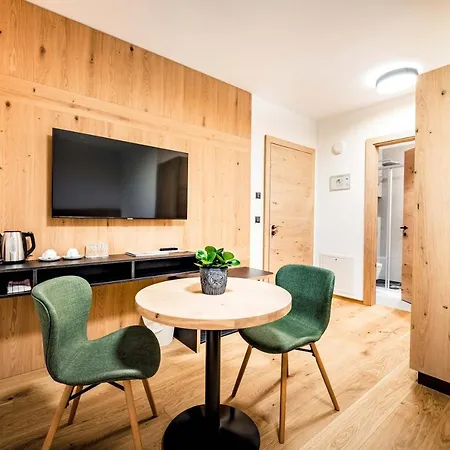 Haus St Anton - Incl Gratis Premium Sommerkarte Sankt Anton am Arlberg Exterior photo